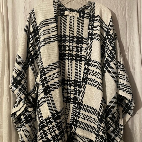 Abercrombie & Fitch Soft, Plaid Wrap- one size - Picture 1 of 4